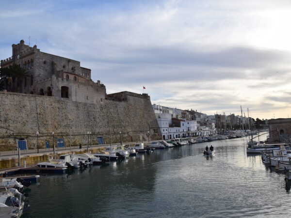 Menorca Slow Travel: Cómo Vivir la Isla sin Prisas