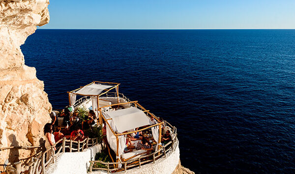 Escapada Romántica a Menorca: Planes para Enamorarte (Otra Vez)