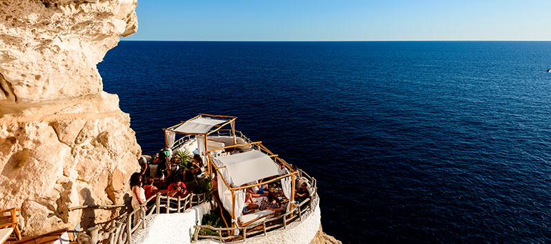 Escapada Romántica a Menorca: Planes para Enamorarte (Otra Vez)