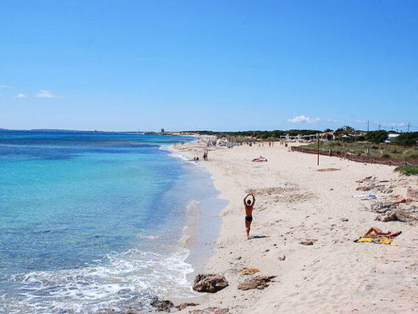 Ibiza en Temporada Baja: Tranquilidad, Descuentos y Magia
